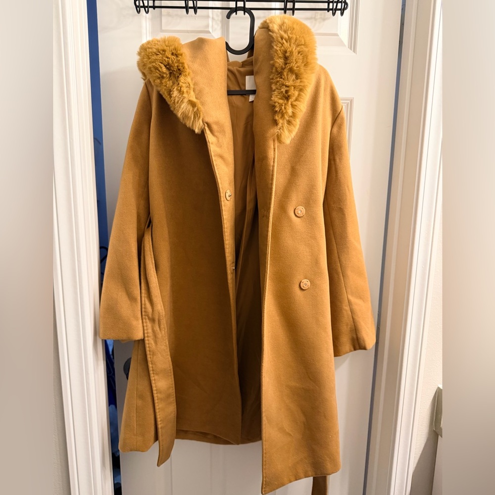 NWOT - H&M | Stylish Tan Double-Breasted Coat with Faux Fur Collar